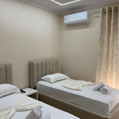 Vila Qyteza Корча Екстер'єр фото